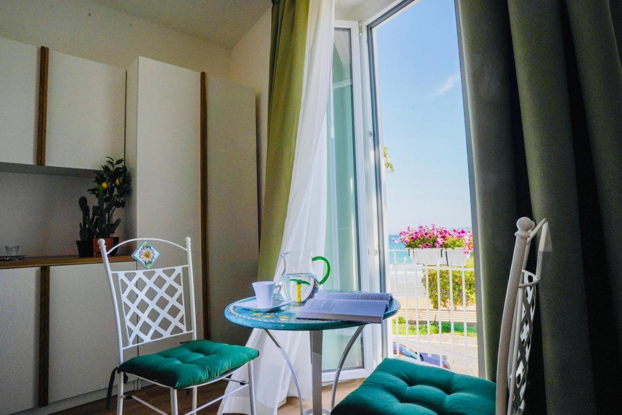 Aquamar Bed And Breakfast Crotone Eksteriør bilde