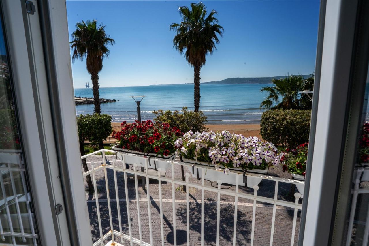 Aquamar Bed And Breakfast Crotone Eksteriør bilde